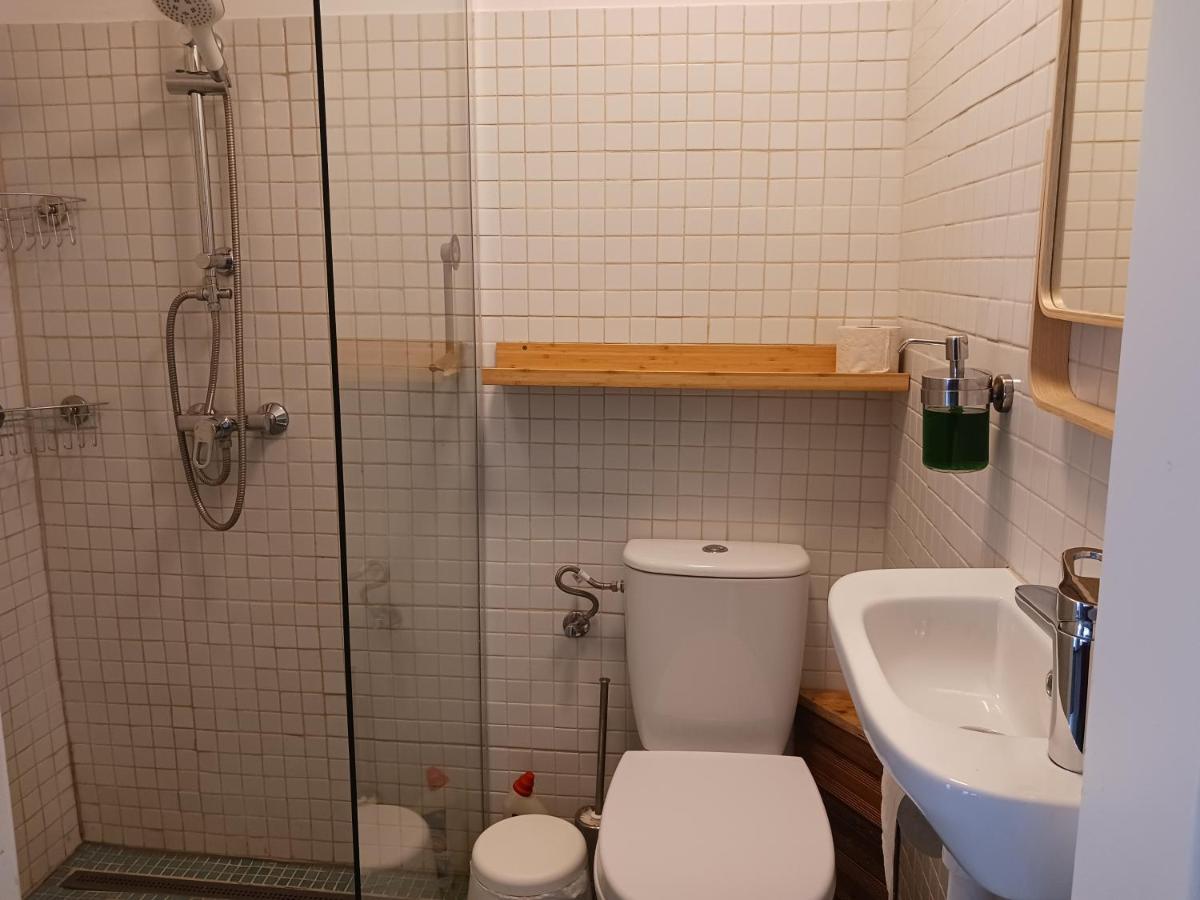 Squat Deluxe Berlin, The Hostel Екстериор снимка