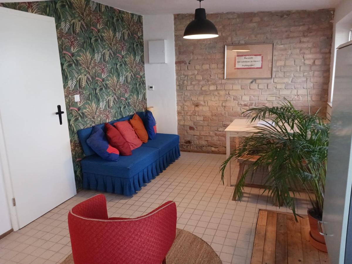 Squat Deluxe Berlin, The Hostel Екстериор снимка