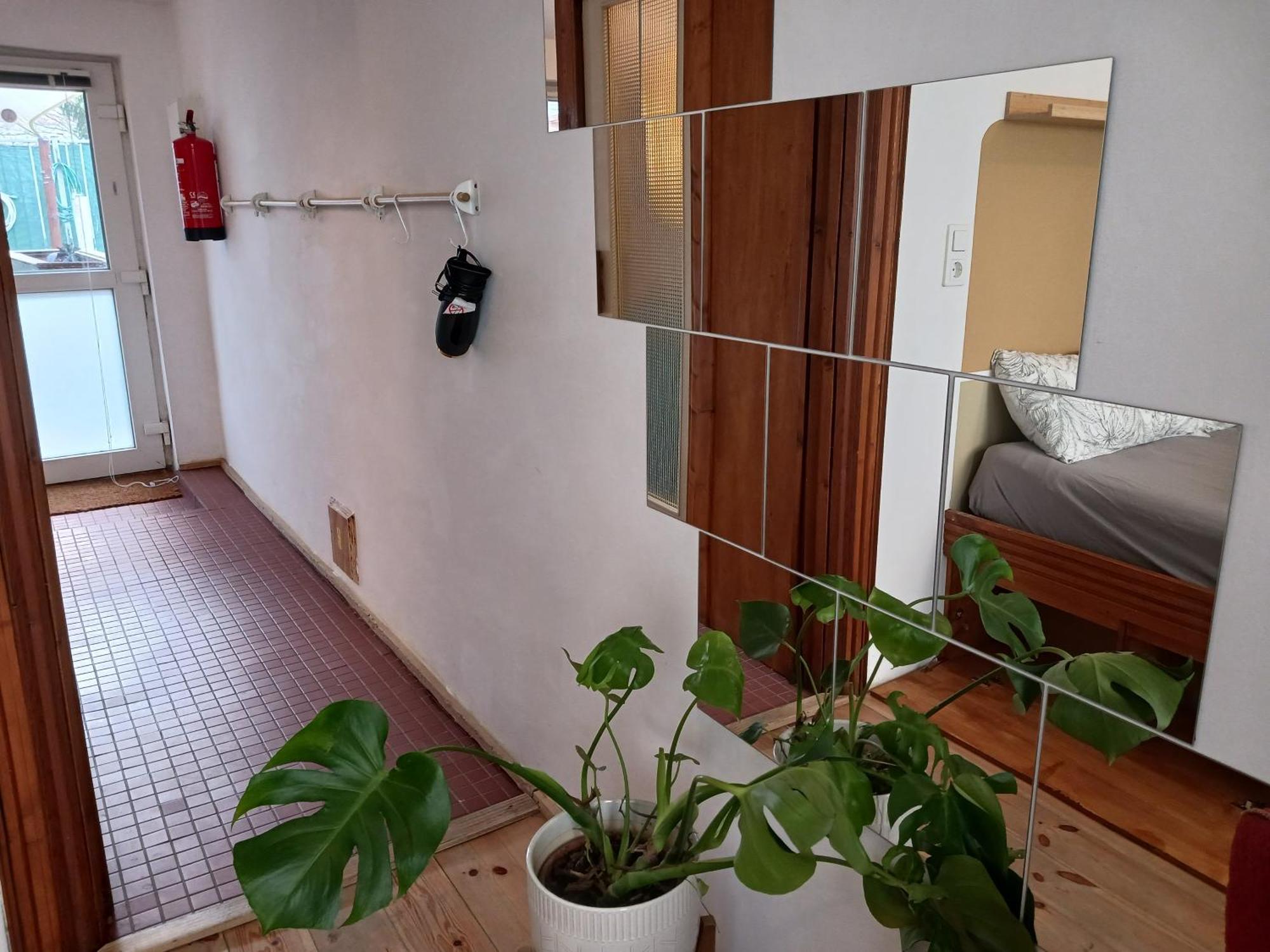 Squat Deluxe Berlin, The Hostel Екстериор снимка